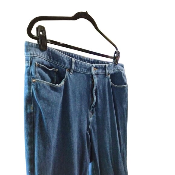 L.L. Bean Classic Fit Mid-Rise Denim Jeans Blue Straight Leg 5 Pockets Size 18 R - Picture 3 of 8